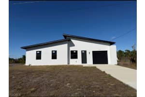 3107 Meadow Rd, Lehigh Acres