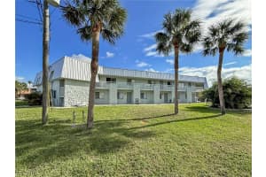 5111 Manor Ct 4, Cape Coral