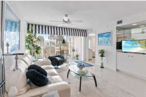 20121 Ian Ct 208, Estero