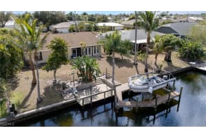 233 Sw 42nd Ter, Cape Coral