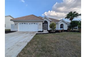 11390 Waterford Village Dr, Fort Myers