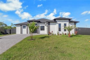 13 Nw 5th Ter, Cape Coral