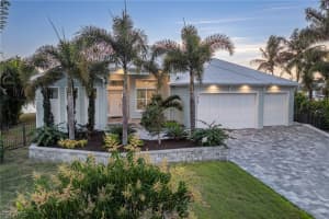218 Bayshore Dr, Cape Coral