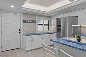 2445 W Gulf Dr 5d, Sanibel