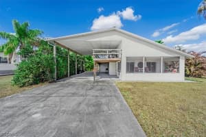 1079 Lock Ln, Moore Haven