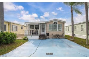 121 Caravan Cir, North Fort Myers