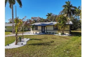 137 Dow Ln, North Fort Myers