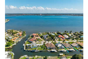 5222 Nautilus Dr, Cape Coral