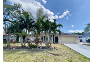 922 Se 26th Ter, Cape Coral