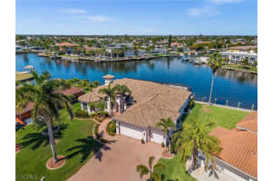 5205 Tamiami Ct, Cape Coral