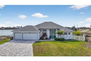 230 Ne 18th St, Cape Coral