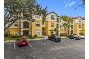 11490 Villa Grand 201, Fort Myers