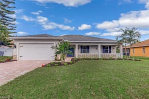 37 Se 23rd Ave, Cape Coral