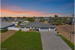 403 Nw 17th Ter, Cape Coral