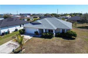 526 Nw 1st Ln, Cape Coral