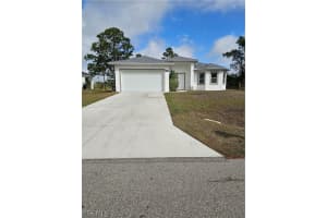 1147 Antonio St E, Lehigh Acres