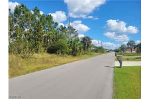 4006 4 St Sw, Lehigh Acres