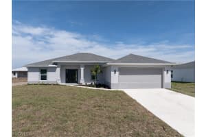 1027 Nw 19th St, Cape Coral