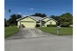 235 David Ave, Lehigh Acres