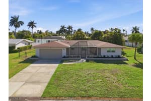 5051 Fairfield Dr, Fort Myers