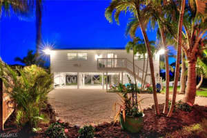 6093 Henderson Rd, Sanibel