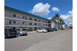 1747 Pebble Beach Dr 206, Fort Myers