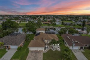 1426 Se 32nd St, Cape Coral
