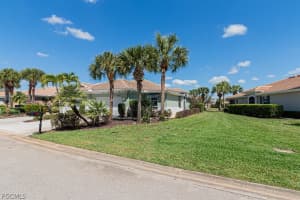 10615 Camarelle Cir, Fort Myers