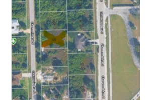 525 Chamonix Ave S, Lehigh Acres