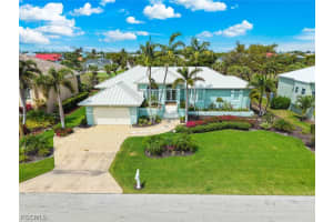 1238 Par View Dr, Sanibel