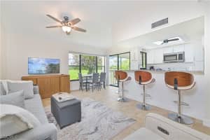 5530 Trailwinds Dr 726, Fort Myers