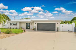 4322 Harbour Ln, North Fort Myers