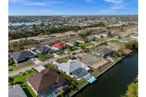 1229 Sw 24th St, Cape Coral