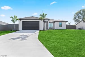 1713 Ne 7th Ave, Cape Coral