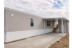 827 Peaceful Dr, North Fort Myers