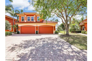 6422 Legacy Cir 704, Naples