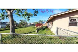 8289 Pelican Rd, Englewood