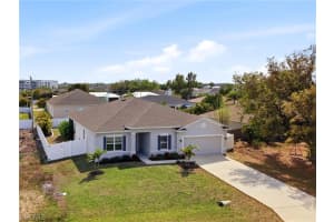 512 Nw 4th St, Cape Coral