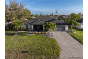 1007 Se 26th Ter, Cape Coral