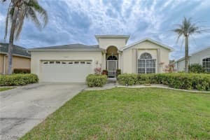 1813 Emerald Cove Dr, Cape Coral
