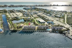 894 Buttonwood Dr 221, Fort Myers Beach