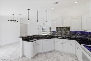 827 Sw 29th Ter, Cape Coral