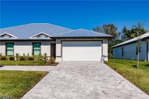 925 Se 14th St, Cape Coral