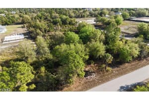 202 W 8th St, Lehigh Acres