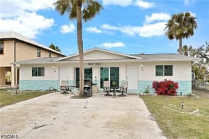 131 Eucalyptus Ct, Fort Myers Beach