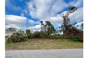  Braddock Ave, North Port