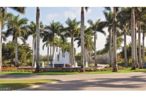 2738 Tiburon Blvd E B403, Naples