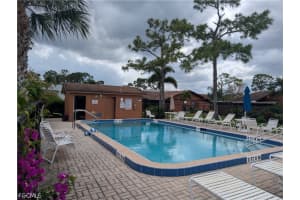 5652 Foxlake Dr, North Fort Myers