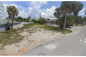 270 Fairweather Ln, Fort Myers Beach