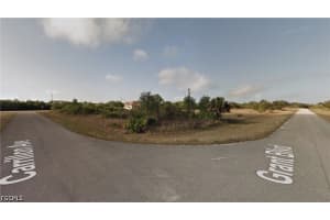 624/626 Grant Blvd, Lehigh Acres